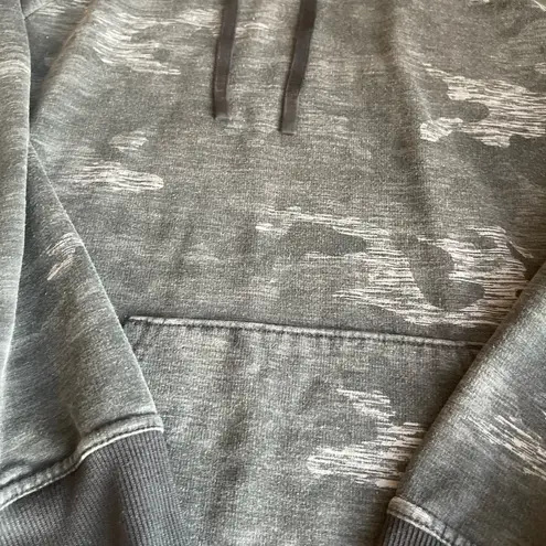 Athletic Works gray/black camo long sleeved hoodie L