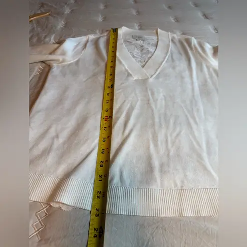 Cami NYC Light Cream Lace Back
Long Sleeve Sweater /blouse size S