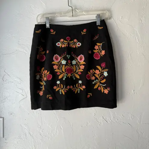 The Impeccable Pig Embroidered Black Mini Skirt Floral Design Size S