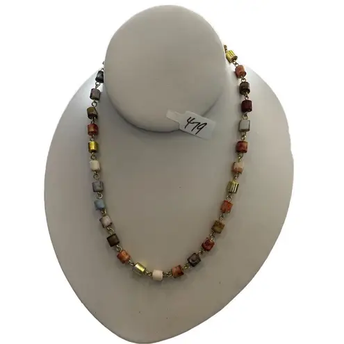 Pastel cubes cylinder bead