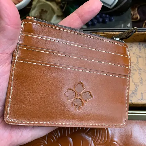 Patricia Nash Authentic LEATHER EMBOSSED GRAPE LEAF FRAME CROSB/CLUTCH/WALLET