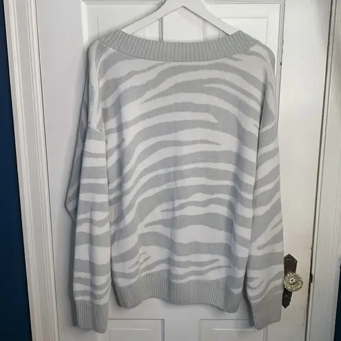 Varley Women’s Calvert Gray White Zebra Print V-neck Oversize Sweater W-170 Sz S