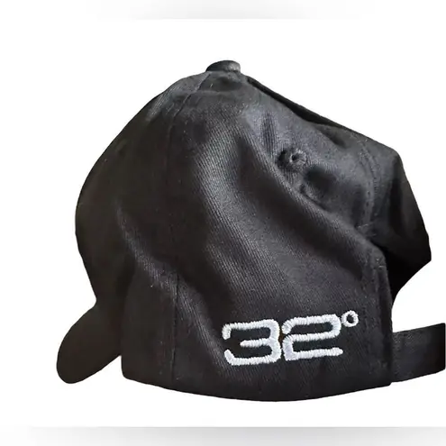 32 Degrees Heat 32 degrees black unisex hat.
