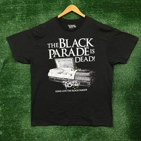 My Chemical Romance The Black Parade is Dead Rock Band T-Shirt Extra Large