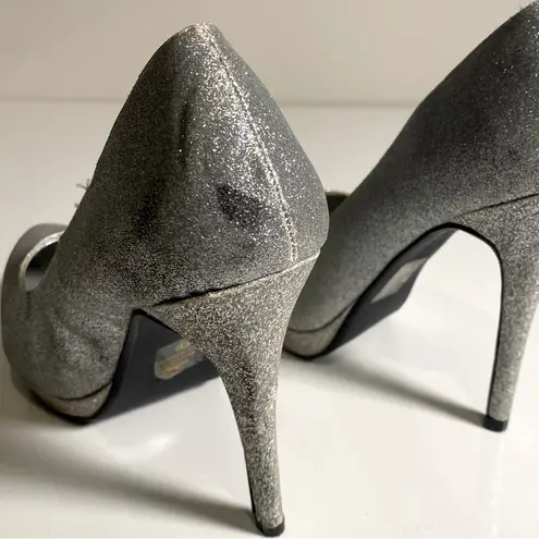 Silver Glitter sparkly high heels 5” heel Delicious Brand size 9