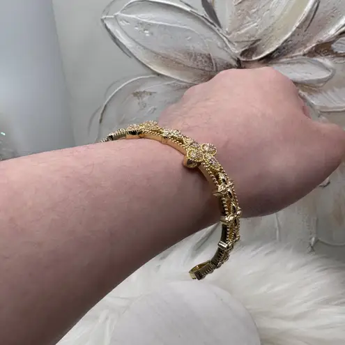 Clara Clover Sparkly Cuff Bracelet Gold