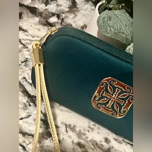 Rustic Cuff Jewelry Zip Around Bag Pouch Gold Detail