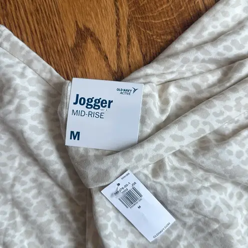 Old Navy  Mid-Rise French Terry Plus-Size Live-In Cargo Jogger Pants