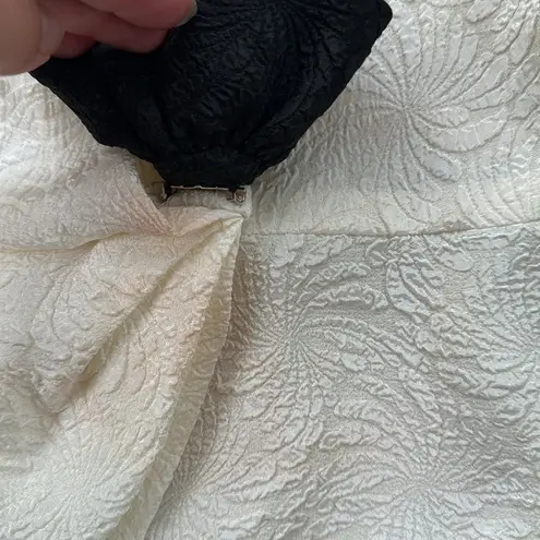 Leslie Fay Vintage Petites Textured Peplum Top & Skirt Set Black Cream 14