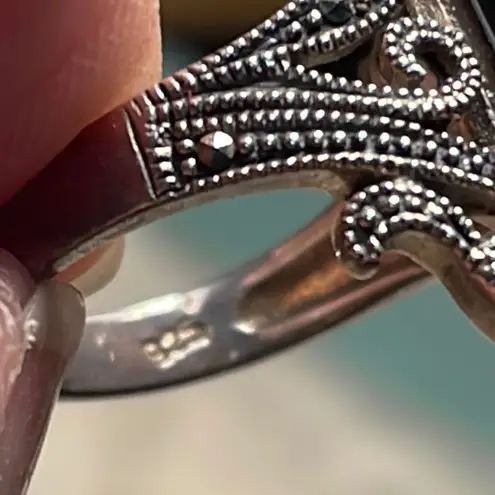 Elegant Silver and Mother of Pearl Ring