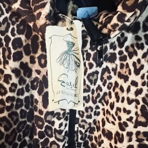 easel NWT  Leopard Puffer Coat Sz Med