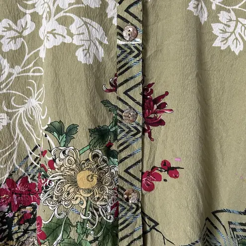 Citron 100% Silk Floral Print Short Sleeve Button Down Blouse Sage Green Medium
