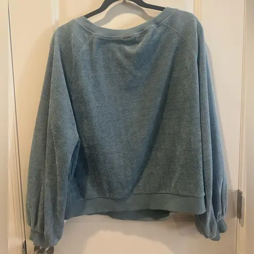 prAna  kanapee sweatshirt in a beautiful blue