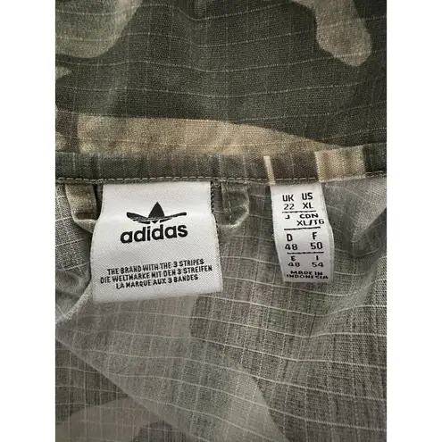 Adidas  7458 Green Camo Crop Top/Track Jacket (Oversized) X-Large