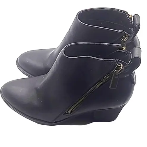Journee Collection Women’s Black Ankle Booties Size 7 Side Zip Block Heel