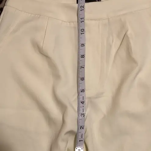 Pretty Little Thing  Pants Women’s Size 6 Cream Cropped Trousers