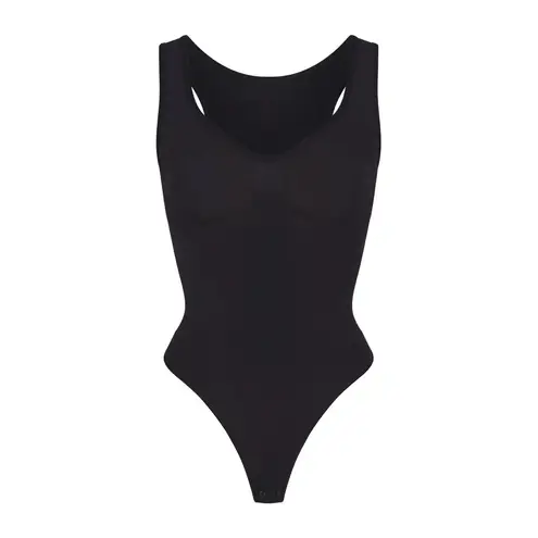SKIMS  Seamless Sculpt Scoop Neck Thong Bodysuit‎ In Onyx NWOT Thick strap Size M
