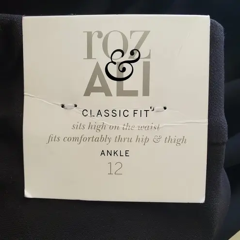 Roz & Ali Black Classic Fit Ankle Pants Size 12 NWT