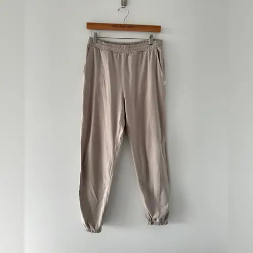 Vuori  Boyfriend Joggers in Taupe S