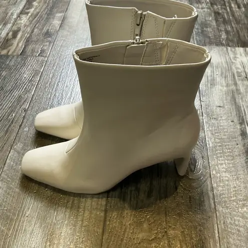 Alfani Elegant Cream Ankle Boots Size 8