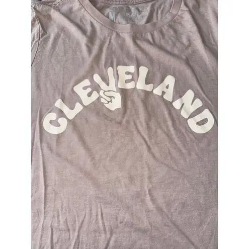 Cleveland Clothing Co Women's "Cleveland w/ peace sign" light pink‎ Tee Size M Pink Size M
