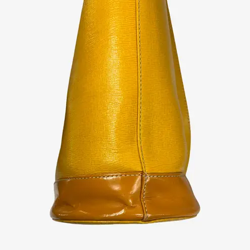 Burberrys Yellow Embossed Leather Bucket Shoulder Bag Vintage Nova Check Lining