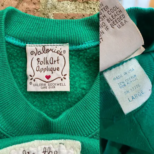 Vintage 90s Christmas Holiday Valorie Sockwell Embroidered Crewneck Sweatshirt Green Size L