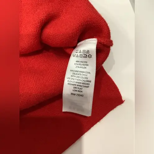 Tahari Ladies sweater top VERY ELEGANT 🌹🌹