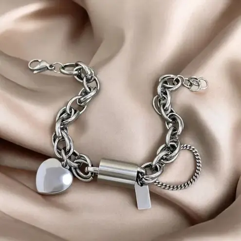 ✨Silvertone Chunky Heart Charm Bracelet✨NEW Gift 🎁 Boxed Silver