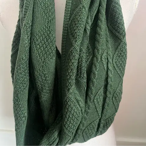 LA Relaxed • Green Cable Knit Infinity Scarf