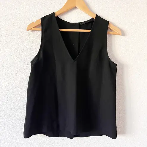 Jenni Kayne Crepe Shell V-Neck Tank in Black