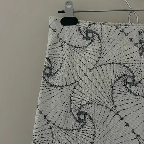 NWT Boutique Retro Silver Patterned Pants Sz S White