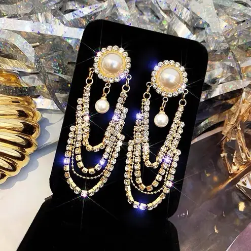 Elegant Crystal Pearl Dangle Earrings Vintage Style Luxury Gold Long Drop new‎ White