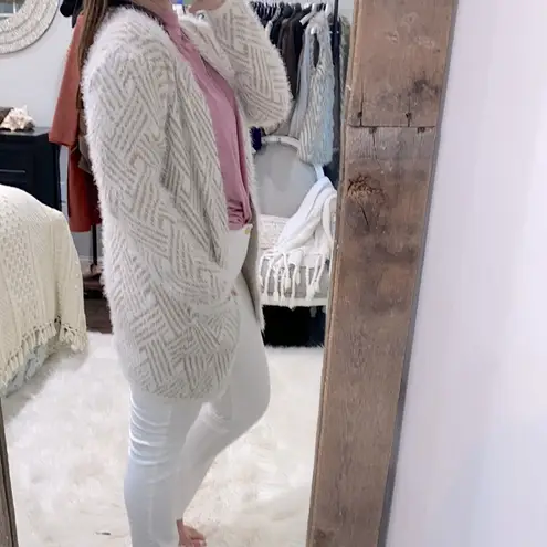 None Large tan & white fuzzy sweater cardigan