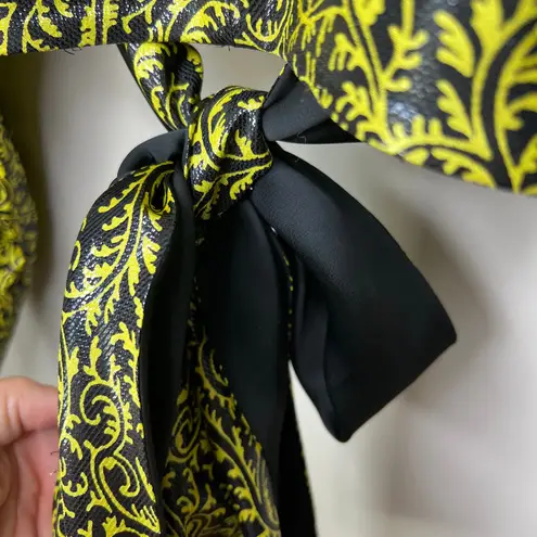 Diane Von Furstenberg  NEW w/ Tags‎ DVF Keyhole Windsor Chrome Blouse Size 2 thumbnail 7