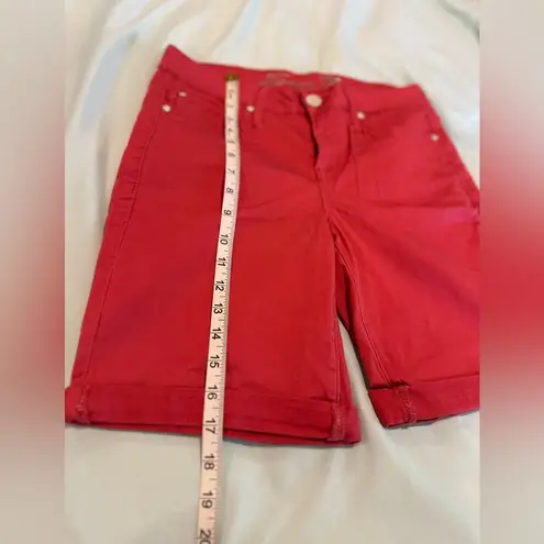 SEVEN 7 jeans. Womens Sz: 4 sunset bermuda shorts Bright Pink Stretch Rolled hem