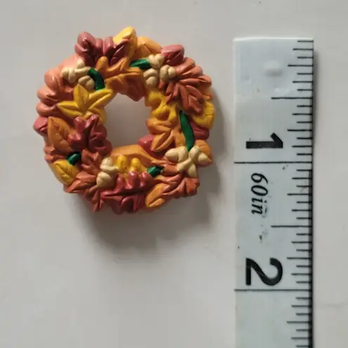 Hallmark Vintage Thanksgiving Wreath Fall Leaves Brooch Pin 1987