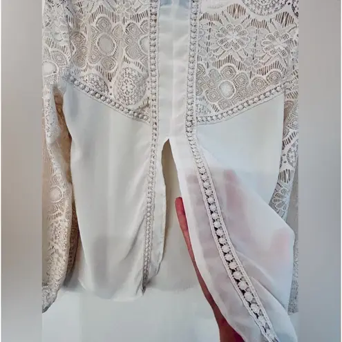 fab'rik Fab’rik Open Back Lace and Embroidered Cream Top size Medium