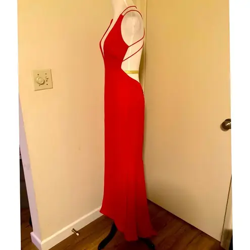 Fame and Partners Surreal Dreamer Red Deep V-Neck Open Back Gown SZ 2