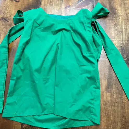 Preppy Green Back Bow Tie The Tiny Tassel Medium Blouse