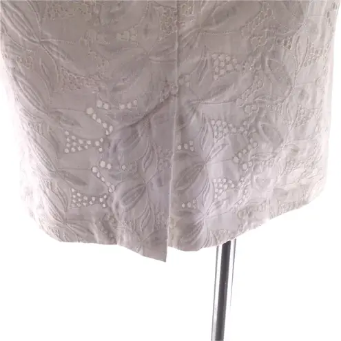 Donna Ricco White Eyelet and Embroidered Floral Ruffle Front Dress