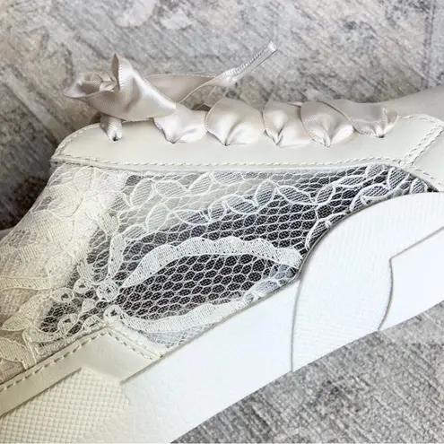 Dolce vita Harryson Ivory Ribbon Lace Up Shoes NEW WITH BOX Sneakers Size 8