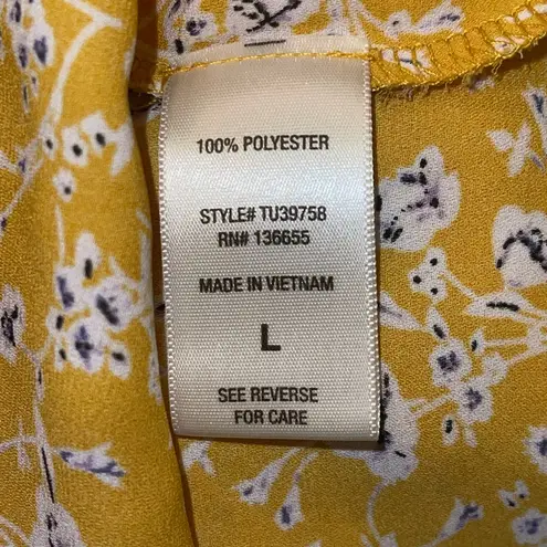 West Kei Yellow Floral Blouse button up short sleeve top shirt woman’s Large