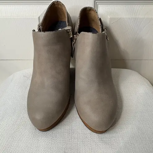 Dr. Scholl's Gray Wedge Ankle Shoes Tan Size 8.5