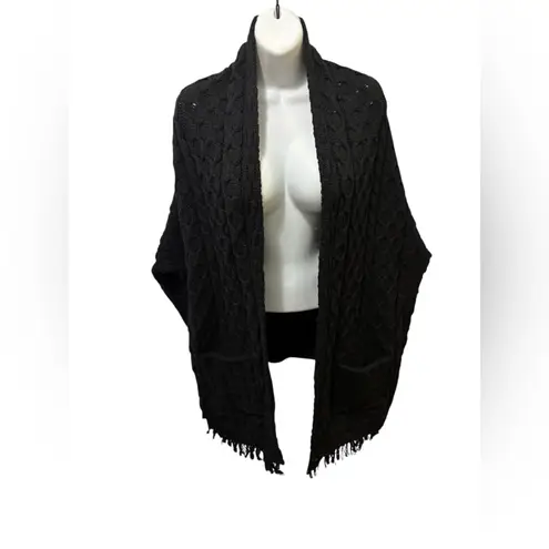 Aran Shawl Wrap With Pockets Black Cable