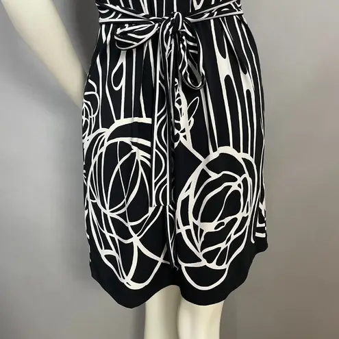 BCBGMAXAZRIA  Dress Abstract Print Black‎ White Tie Waist Pockets Size Medium