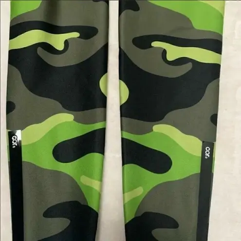 Ultracor đ
șnwot Cor by camouflageâneon green and black leggings size small