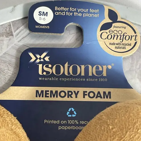 Isotoner Women’s Slippers Memory Foam Eco Comfort Buckskin Small 5-6 Tan Cozy