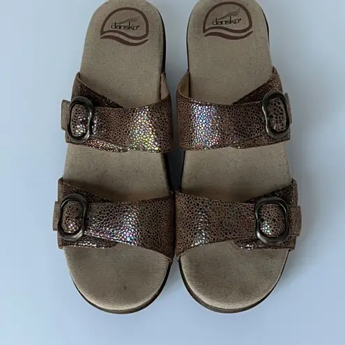 Dansko Sophie Sandals 9.5 Wedge Leather Clogs 40 Iridescent Neutral Boho Wedges