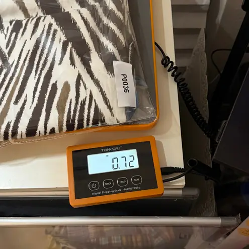 Chicos So Slimming Crop Pant Size 0.5 / 6 Graphic Animal Print Brown